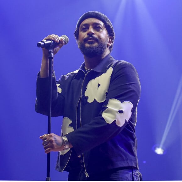 Le chanteur Slimane sur la scène du Rugby Music Live, concert NRJ, une rencontre d'artistes et de sportifs devant 8000 spectateurs qui ont fait un don pour 3 associations : MBM (Manifestation de Bienveillance pour enfants Malade), les Zèbres (Moments de réconfort pour les enfants hospitalisés) et la fondation OVE ((enfants orphelins et démunis) à Lyon, le 13/05/2023. © Sandrine Thesillat / Panoramic / Bestimage 