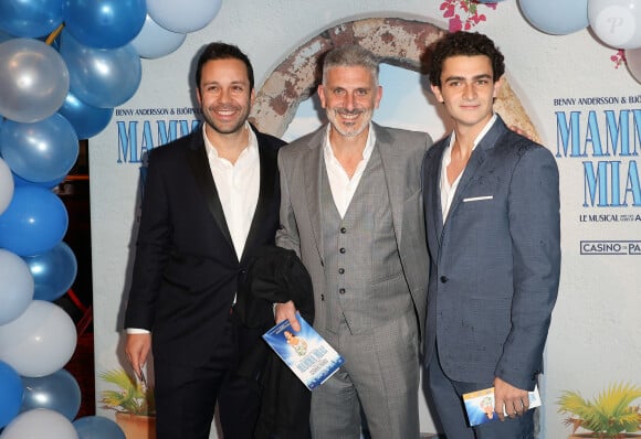 Dan Menasche, Nicolas Nebot et son fils Jeremy - Soirée de Gala pour la premiere de "Mamma Mia !" au casino de Paris à Paris le 26 octobre 2023. © Coadic Guirec/Bestimage