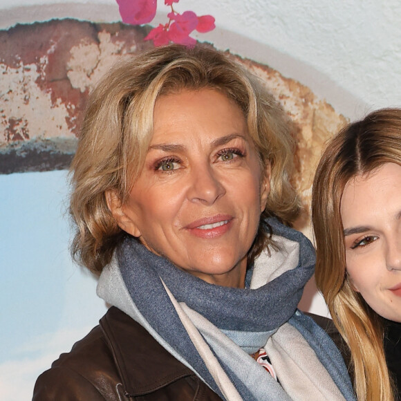 Corinne Touzet et Laura (Chanteuse) - Soirée de gala pour la première de la comédie musicale "Mamma Mia ! Le Musical" au Casino de Paris le 26 octobre 2023. © Coadic Guirec/Bestimage