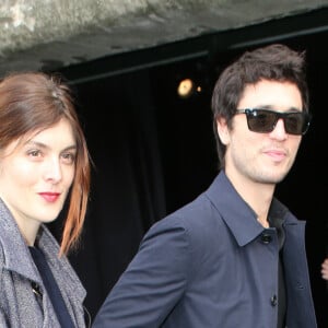 Valerie Donzelli et son compagnon Jeremie Elkaim - Arrivee des people au defile de mode Hommes Automne-Hiver 2014/2015 "Dior Homme" a Paris. Le 18 janvier 2014 