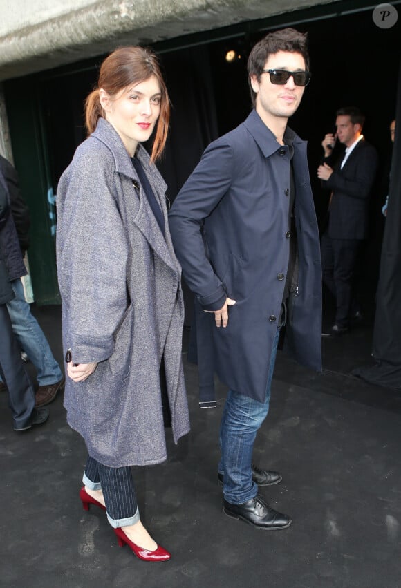 Valerie Donzelli et son compagnon Jeremie Elkaim - Arrivee des people au defile de mode Hommes Automne-Hiver 2014/2015 "Dior Homme" a Paris. Le 18 janvier 2014 