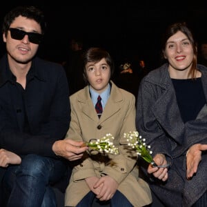 Jeremie Elkaim, Valerie Donzelli et leur fils Gabriel - People au defile de mode Hommes Automne-Hiver 2014/2015 "Dior Homme" au Tennis Club de Paris, a Paris. Le 18 janvier 2014