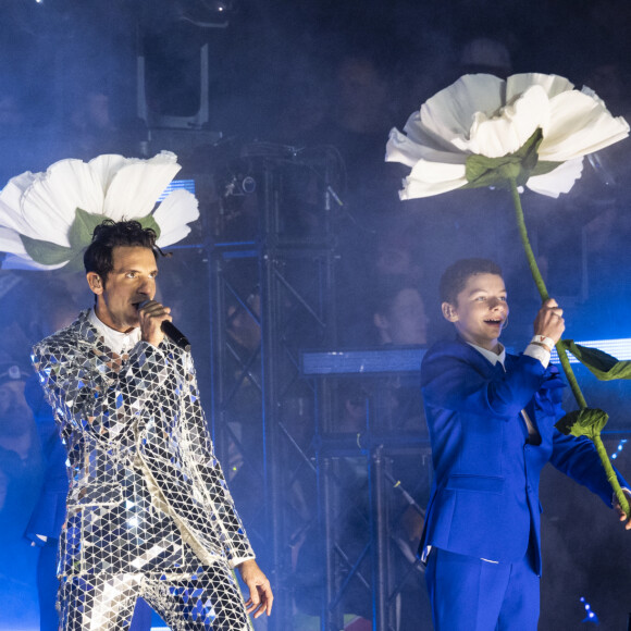 Medley de Mika - Personnalités à la finale de la coupe du monde de rugby Afrique du Sud / Nouvelle Zélande (12 - 11) au stade de France à Saint-Denis le 28 octobre 2023. 