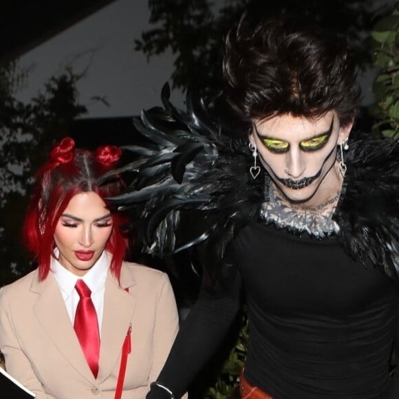 Plus friandes de costumes que de petits bonbons, les personnalités se sont précipitées en masse vers les soirées déguisées les plus prisées du tout Hollywood.
Machine Gun Kelly et Megan Fox quittent la soirée d'Halloween de Vas Morgan et Michael Braun. Los Angeles.