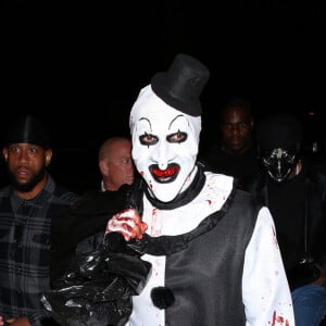 Tyga, certainement, qui a reproduit à la perfection l'apparence d'Art le clown, de la saga horrifique Terrifier.
Tyga - Darren Dzienciol's Pop Icons Halloween Party 2023 à Beverly Hills.