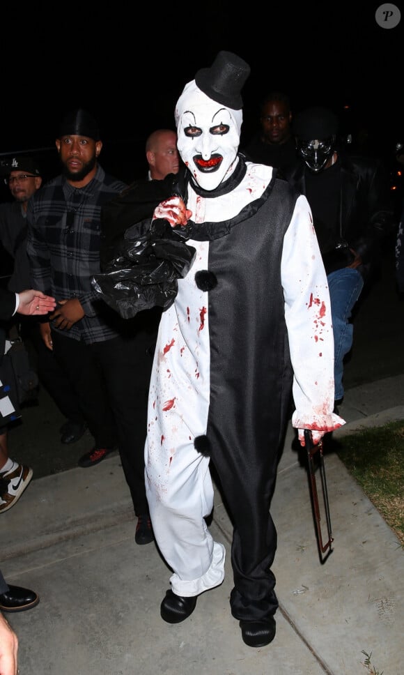 Tyga, certainement, qui a reproduit à la perfection l'apparence d'Art le clown, de la saga horrifique Terrifier.
Tyga - Darren Dzienciol's Pop Icons Halloween Party 2023 à Beverly Hills.