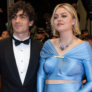 Florian Rossi et sa compagne Louane Emera - Montée des marches de la série "The Idol" lors du 76ème Festival de Cannes, au Palais des Festivals à Cannes. © Olivier Borde / Bestimage