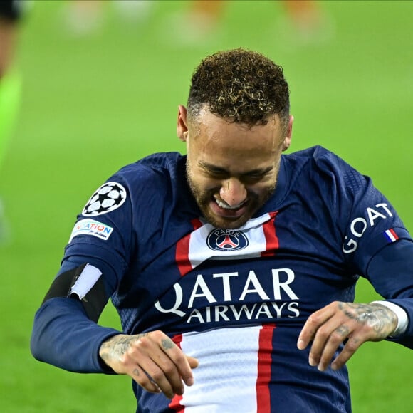 Blessure de Neymar Jr ( 10 - PSG ) - - Match de 8ème de finale aller de la Ligue Des Champions 2023 (LDC) "PSG - Bayern Munich (0-1)" au Parc Des Princes, le 14 février 2023. 