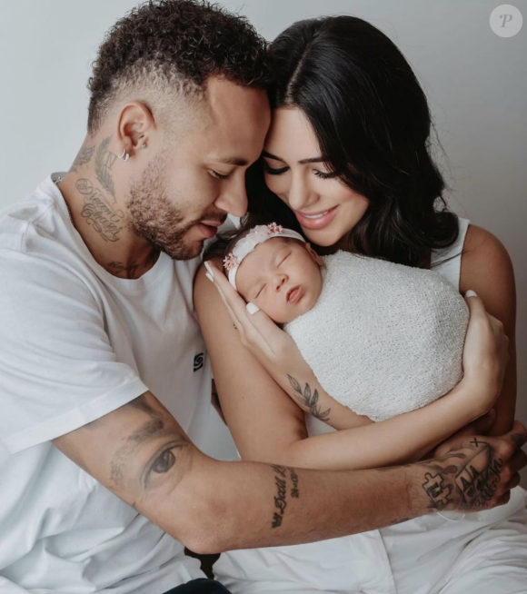 Neymar et Bruna Biancardi sont devenus parents il y a seulement trois semaines d'une fille prénommée Mavie
Neymar et Bruna Biancardi sur Instagram