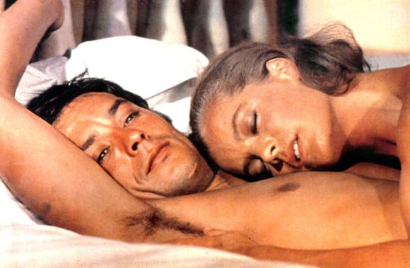 Alain Delon et Romy Schneider sur le tournage du film "La piscine". 1969.
