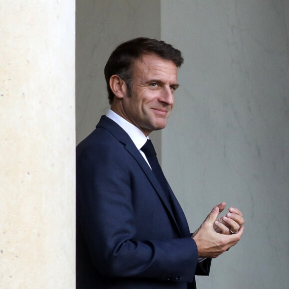 Le président français, Emmannuel Macron reçoit Roberta Metsola, présidente du Parlement européen pour un entretien au palais de l'Elysée, Paris le 31 octobre 2023. © Stéphane Lemouton / Bestimage 