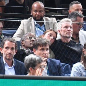 Alexandre Bompard, Fabrice Santoro, Denis Brogniart et sa fille - People dans les tribunes de la demi-finale de l'Open Rolex Paris Masters à l'Accor Arena entre N. Djokovic contre A. Rublev, Paris le 4 novembre 2023. © Veeren/Bestimage 