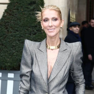 Céline Dion multiplie les sorties ces derniers jours
Céline Dion sort de l'hôtel de Crillon à Paris pour se rendre à un défilé lors de la fashion week Haute-Couture