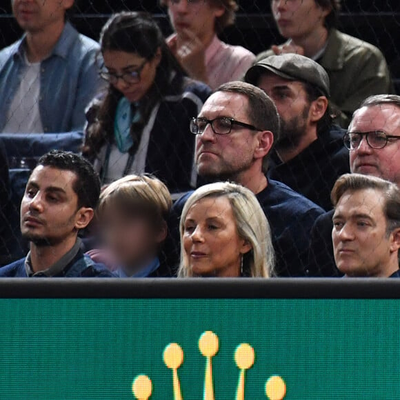 Laurence Ferrari, son mari Renaud Capuçon - People dans les tribunes du Rolex Paris Bercy Masters 1000 remporté par Novak Djokovic contre Grigor Dimitrov , le 4 novembre 2023. © Veeren/Bestimage