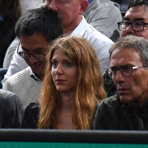 Julien Courbet - People dans les tribunes du Rolex Paris Bercy Masters 1000 remporté par Novak Djokovic contre Grigor Dimitrov , le 4 novembre 2023. © Veeren/Bestimage