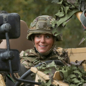 Elle rendait visite au premier Queen's Dragoon Guards, à la caserne Robertson, Dareham, dans le Norfolk, au Royaume Uni.
Kate Middleton - Visite au 1er Queen's Dragoon Guards à la caserne Robertson, Dareham, dans le Norfolk. Le 8 novembre 2023.