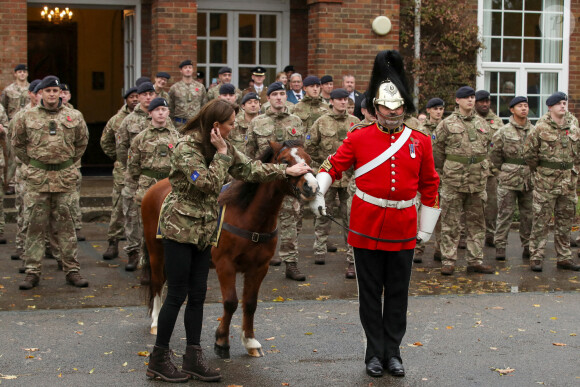 Kate Middleton - Visite au 1er Queen's Dragoon Guards à la caserne Robertson, Dareham, dans le Norfolk. Le 8 novembre 2023.