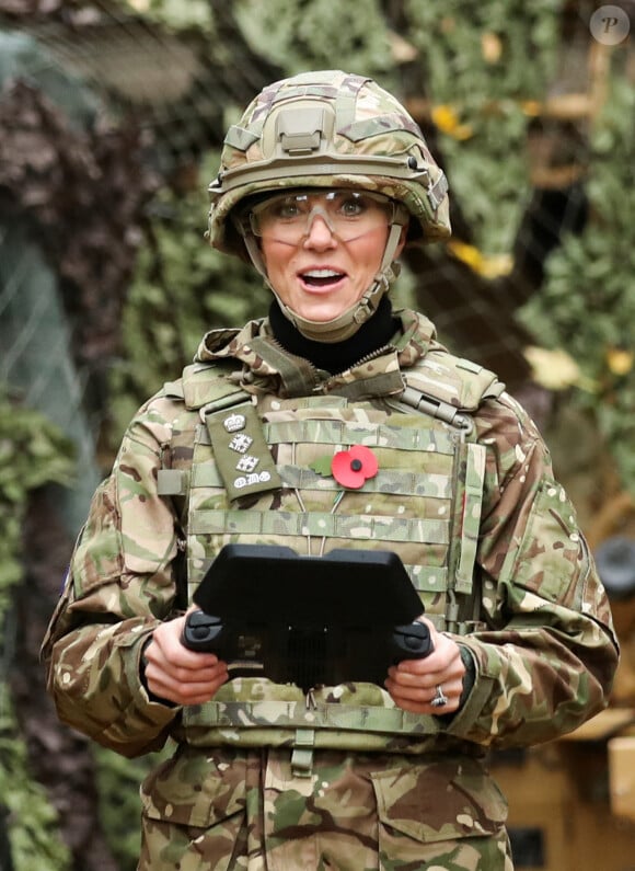 Kate Middleton est désormais, officiellement, la princesse de Galles...
Kate Middleton - Visite au 1er Queen's Dragoon Guards à la caserne Robertson, Dareham, dans le Norfolk. Le 8 novembre 2023.