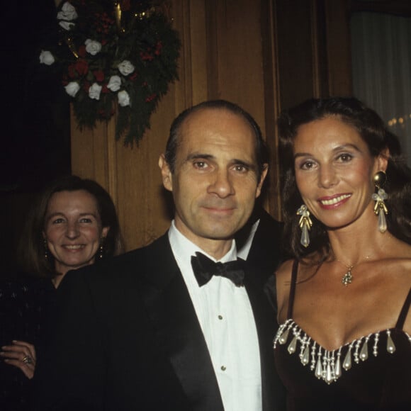 Archives - No Web - En France, à Paris, lors de la 16ème NUIT DES CESAR 1991, au Théâtre des Champs-Elysées, Guy MARCHAND et sa femme Béatrice. Mars 1991 © Bernard Leguay via Bestimage  