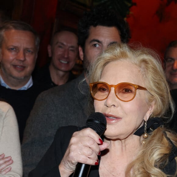 Exclusif - Sylvie Vartan and Tony Scotti assistent à la soirée de Roland Perez pour la sortie de son nouveau livre "Ma Mere, Dieu et Litzie" au Buddha Bar à Paris, le 8 novembre 2023. @Jerome Dominé/ABACAPRESS.COM