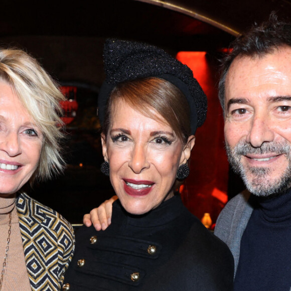 Exclusif - Sophie Davant, Helene in Paris et Bernard Montiel à la soirée de Roland Perez pour la sortie de son nouveau livre "Ma Mere, Dieu et Litzie" au Buddha Bar à Paris, le 8 novembre 2023. @Jerome Dominé/ABACAPRESS.COM
