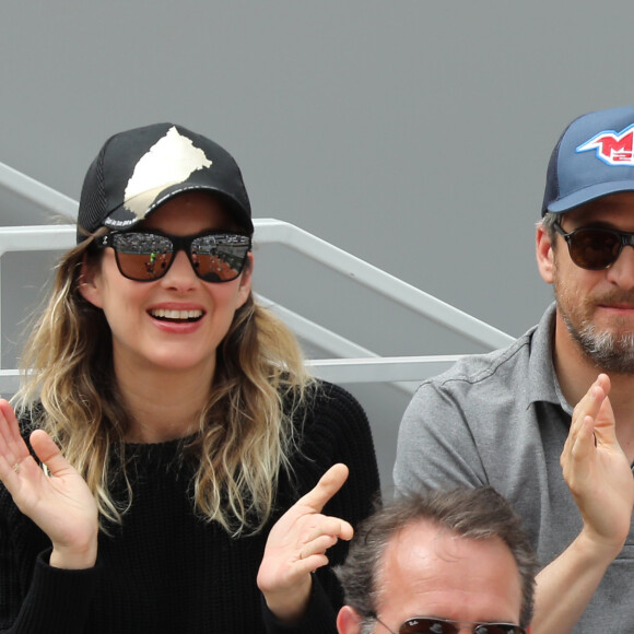 Marion Cotillard et son compagnon Guillaume Canet - People dans les tribunes lors de la finale messieurs des internationaux de France de tennis de Roland Garros 2019 à Paris le 9 juin 2019. © Jacovides-Moreau/Bestimage
