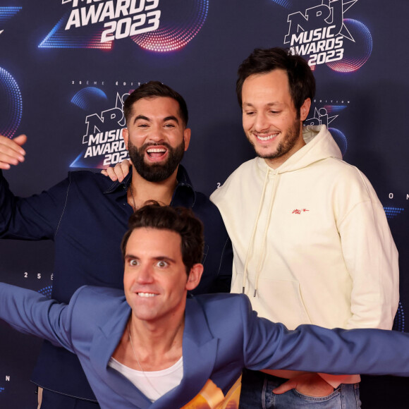 Kendji Girac, Vianney et Mika au photocall de la 25ème cérémonie des "NRJ Music Awards (NMA)" au palais des Festivals et des Congrès de Cannes, France, le 10 novembre 2023. © Dominique Jacovides/Bestimage 