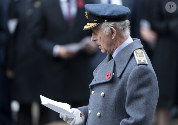 Le roi Charles III d'Angleterre - La famille royale honore les disparus des deux guerres mondiales lors de la cérémonie Remembrance Sunday (Dimanche du souvenir) au Cénotaphe à Londres. Le 12 novembre 2023.