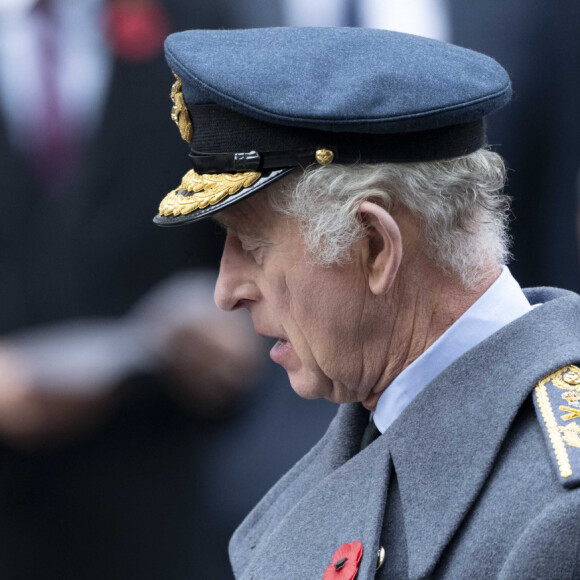 Le roi Charles III d'Angleterre - La famille royale honore les disparus des deux guerres mondiales lors de la cérémonie Remembrance Sunday (Dimanche du souvenir) au Cénotaphe à Londres. Le 12 novembre 2023.