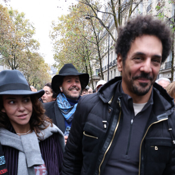Tomer Sisley et Sandra Sisley - Marche pour la République et contre l'antisémitisme à Paris le 12 novembre 2023. © Denis Guignebourg / Bestimage