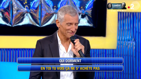 Le Maestro Laurens "se tripote" dans "N'oubliez pas les paroles" sur France 2, Nagui le prend en flagrant délit !
