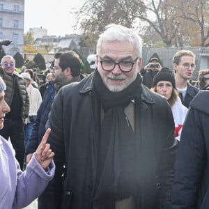 Surtout lorsque celle-ci s'inscrit dans le contexte tendu du conflit qui a lieu à Israël et Gaza, lui qui a participé à la marche contre l'antisémitisme
Pascal Praud - Marche pour la République et contre l'antisémitisme à Paris le 12 novembre 2023. © Lionel Urman / Bestimage