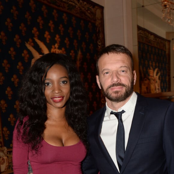 Il a été longtemps en couple avec Daniela Beye, avec qui il a eu une fille, Angia
Samuel Le Bihan et Daniela Beye - Gala de charité annuel de la "Maud Fontenoy Foundation" à l'hôtel Bristol à Paris, le 4 juin 2015.