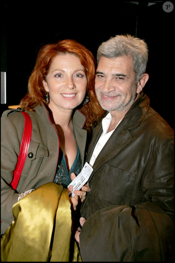 Véronique Genest et son mari Meyer Bokobza - Spectacle de François-Xavier Demaison au petit Montparnasse le 7 novembre 2005