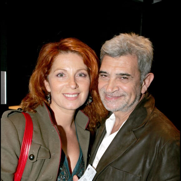 Véronique Genest et son mari Meyer Bokobza - Spectacle de François-Xavier Demaison au petit Montparnasse le 7 novembre 2005