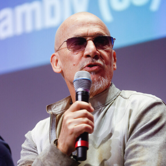 De quoi certainement rassurer ses fans après la récidive de son cancer des poumons.
Florent Pagny lors de la Cérémonie de remise des prix des Ambassadeurs ELA et lancement de la nouvelle campagne "Mets tes baskets et bats la maladie" à la Cité des Sciences et de l'Industrie à Paris. Le 7 juin 2023 © Christophe Clovis / Bestimage