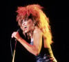 Ainsi qu'un autre à Tina Turner
Archives - Tina Turner en concert.
