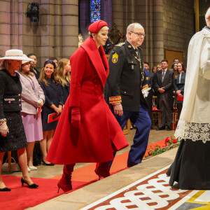 La journée de dimanche a débuté avec la messe d'action de grâce avec Te Deum
Le prince Albert II de Monaco, La princesse Charlène de Monaco, La princesse Stéphanie de Monaco, La princesse Caroline de Hanovre - La famille princière monégasque assiste à la messe d'action de grâce avec Te Deum lors de la la fête nationale de Monaco, en la cathédrale Notre-Dame Immaculée, le 19 novembre 2023. © Jean-Charles Vinaj / Poll Monaco / Bestimage