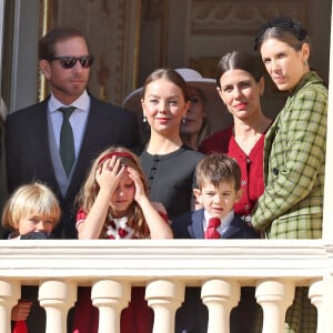 Andrea Casiraghi, la princesse Alexandra de Hanovre, India Casiraghi, Charlotte Casiraghi et son fils Balthazard Rassam, Tatiana Santo Domingo - La famille princière de Monaco au balcon du palais, à l'occasion de la Fête Nationale de Monaco. Le 19 novembre 2023 © Dominique Jacovides-Bruno Bebert / Bestimage