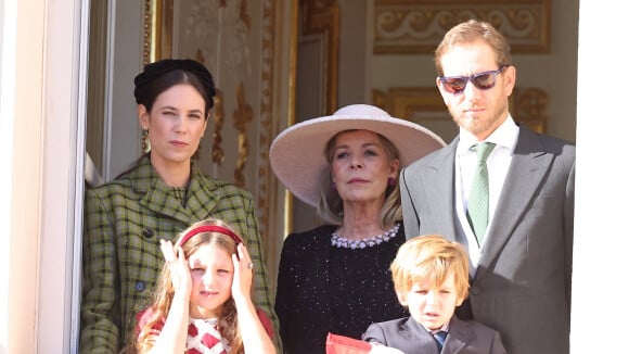 PHOTOS Tatiana Santo Domingo copie Kate Middleton : serre-tête et look sage auprès d'Andrea Casiraghi et leurs 3 enfants