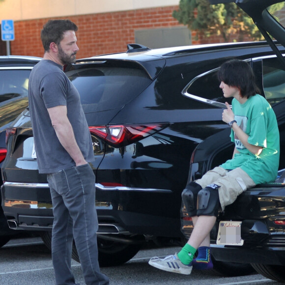 Ben Affleck et sa fille Seraphina - Ben Affleck vient chercher ses enfants dans un skatepark à Los Angeles