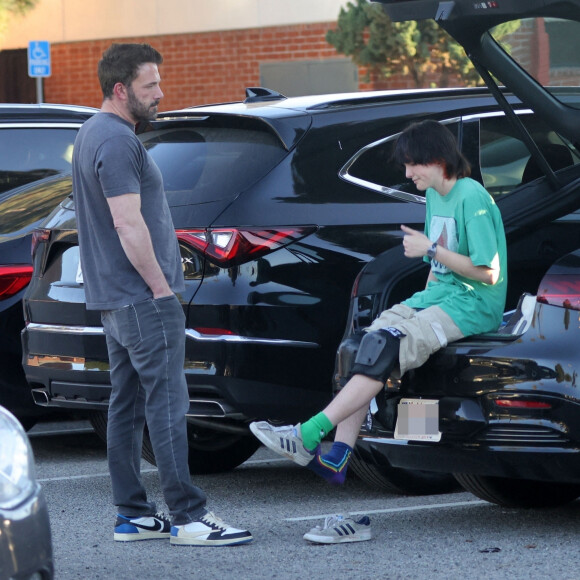 Ben Affleck et sa fille Seraphina - Ben Affleck vient chercher ses enfants dans un skatepark à Los Angeles