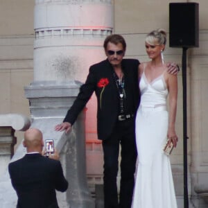 Johnny Hallyday et sa femme Laeticia Hallyday à la soirée "Vogue Paris Foundation Gala" au palais Galliera à Paris, le 6 juillet 2015.