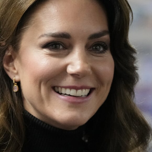 Catherine (Kate) Middleton, princesse de Galles, lors d'une visite à l'association caritative Sebby's Corner à Barnet, dans le nord de Londres, Royaume Uni, le 24 novembre 2023, pour lancer une initiative de son Royal Foundation Centre for Early Childhood visant à soutenir les familles avec de jeunes enfants à l'approche de Noël. 