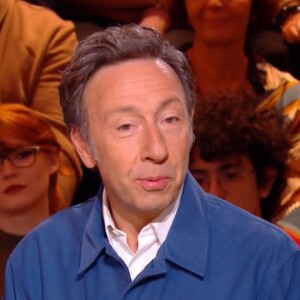 Stéphane Bern dans "Quelle époque !" sur France 2 le 25 novembre 2023.