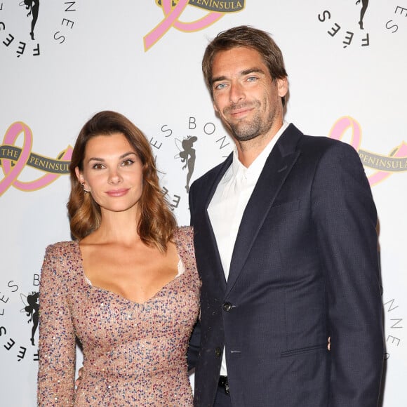 Plusieurs anciennes Miss France ont validé cette nouvelle couleur de cheveux parmi lesquelles Valérie Bègue, l'ex de Camille Lacourt !
Camille Lacourt et sa compagne Alice Detollenaere (Miss Bourgogne 2010) - Photocall du 4ème gala de charité de l'association "Les Bonnes Fées" à l'occasion de la campagne mondiale "Octobre Rose" à l'hôtel Peninsula, Paris le 5 octobre 2023. © Coadic Guirec/Bestimage