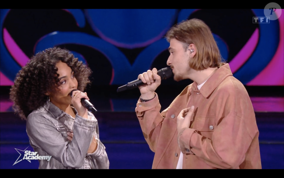 Pierre et Candice interprètent "J'ai encore rêvé d'elle" lors du prime de la Star Academy sur TF1.