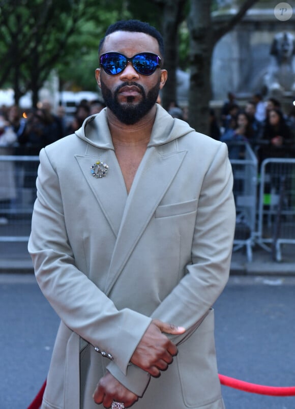 Le chanteur congolais Fally Ipupa a été victime d'un cambriolage dans le nuit du samedi 25 au dimanche 26 novembre 2023.
Fally Ipupa - Première cérémonie des Flammes, dédiée au rap au Théâtre du Châtelet à Paris. Le 11 mai 2023 © Veeren / Bestimage