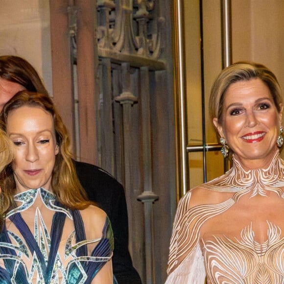 La reine Maxima des Pays-Bas lors de l'ouverture de l'exposition "Sculpter les sens" d'Iris van Herpen au Musée des Arts Décoratifs de Paris, France, le 28 novembre 2023.