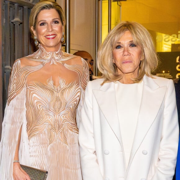 Les deux superbes femmes se sont distinguées par leurs looks totalement différents
La reine Maxima des Pays-Bas et la Première Dame française Brigitte Macron lors de l'ouverture de l'exposition "Sculpter les sens" d'Iris van Herpen au Musée des Arts Décoratifs de Paris, France, le 28 novembre 2023.